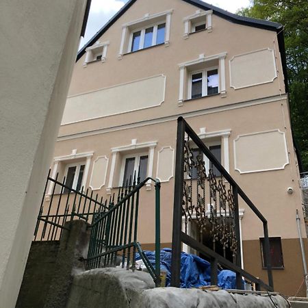 Ioannis Apartment การ์โลวีวารี ภายนอก รูปภาพ