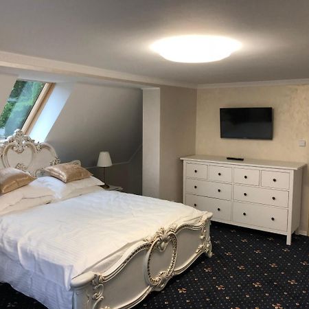 Ioannis Apartment การ์โลวีวารี ภายนอก รูปภาพ