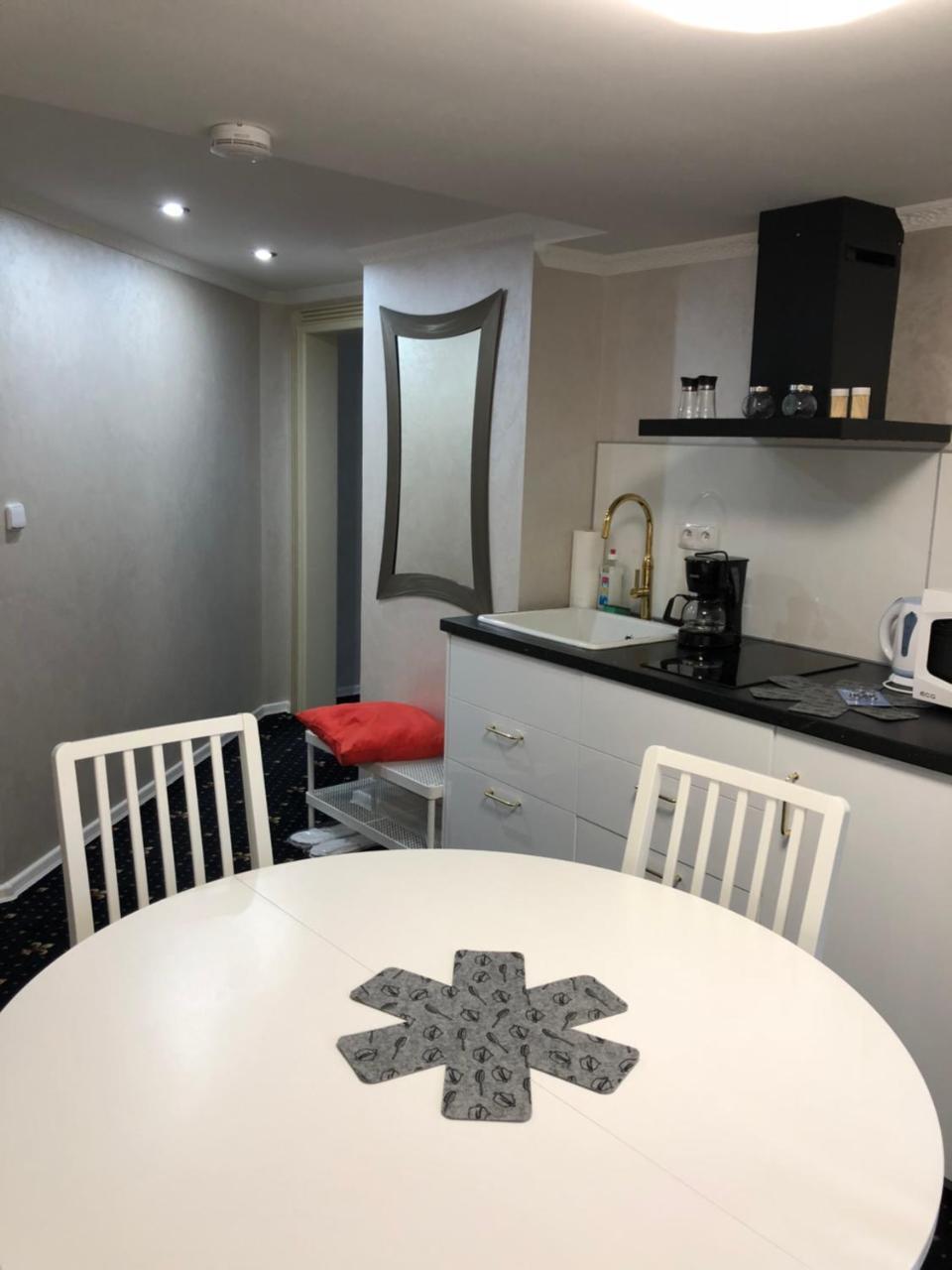 Ioannis Apartment การ์โลวีวารี ภายนอก รูปภาพ