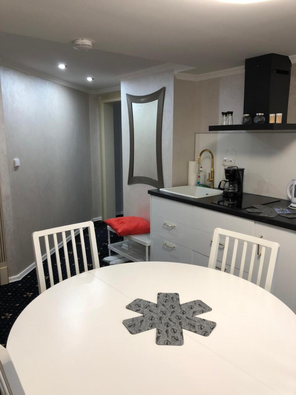 Ioannis Apartment การ์โลวีวารี ภายนอก รูปภาพ